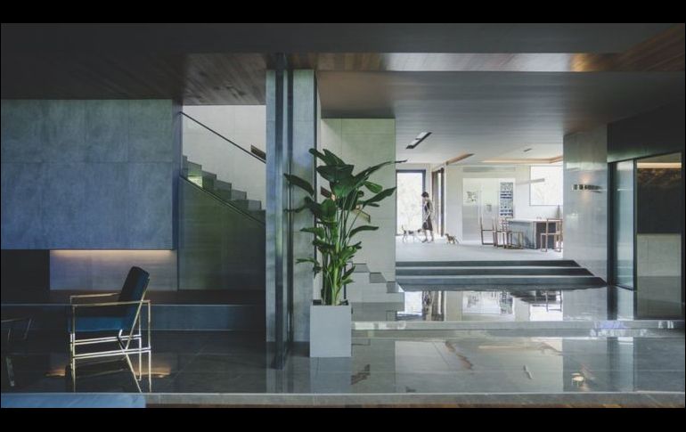 La casa de los Parks, en cambio, es luminosa, espaciosa y lujosa. CJENM