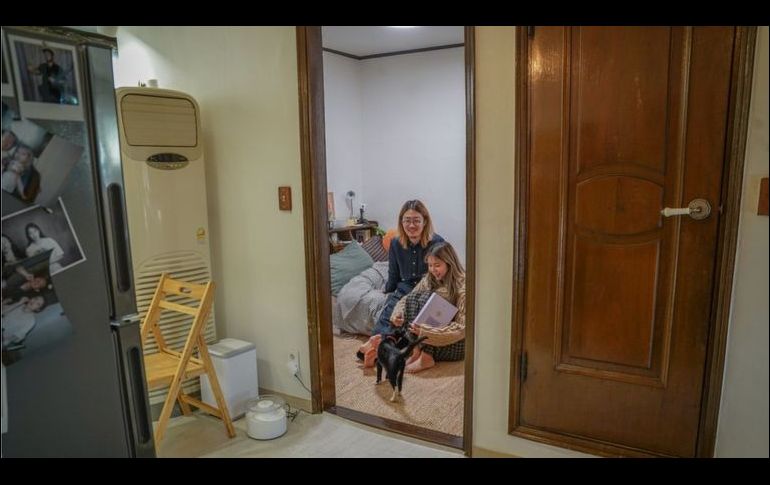 Park Young-jun y Shim Min renovaron el departamento juntos.