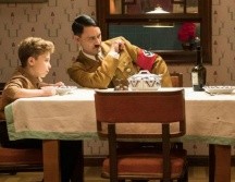 Roman Griffin Davis, Taika Waititi y Scarlett Johansson protagonizan la película que satiriza a Hitler 20TH CENTURY FOX