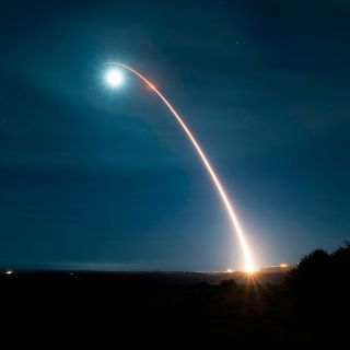 El Pentágono prueba con éxito un misil intercontinental modernizado