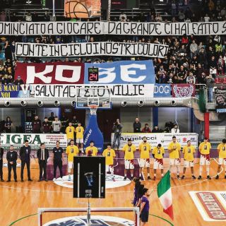 Equipo italiano retira número de Bryant