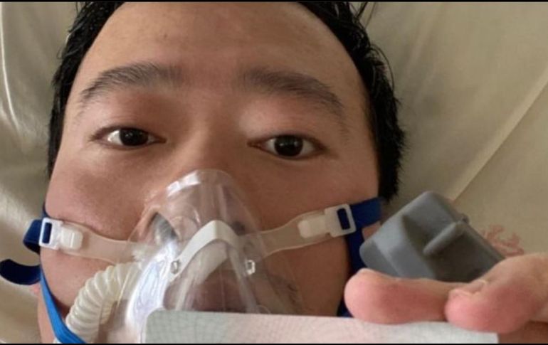 Li Wenliang publicó en las redes sociales una foto suya desde su cama en el hospital el 31 de enero. Al día siguiente fue diagnosticado con coronavirus. WEIBO