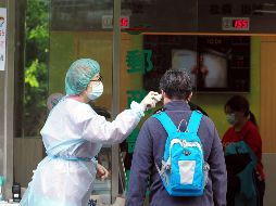 Hasta el miércoles, China tenía 28 mil 018 casos reportados y 563 decesos por el coronavirus. EFE / D. Chang