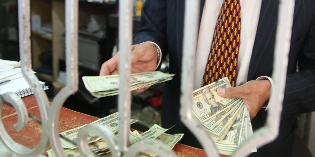 D&oacute;lar cierra con avance, se vende en 19.04 pesos