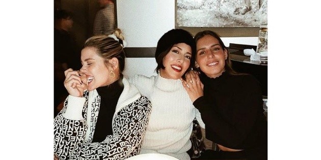 Stephanie Salas cumple 50 a&ntilde;os en compa&ntilde;&iacute;a de sus hijas