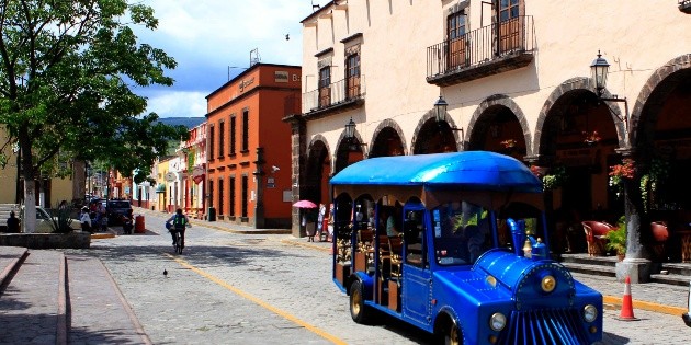 Sector tur&iacute;stico rechaza iniciativa de AMLO para eliminar los puentes vacacionales