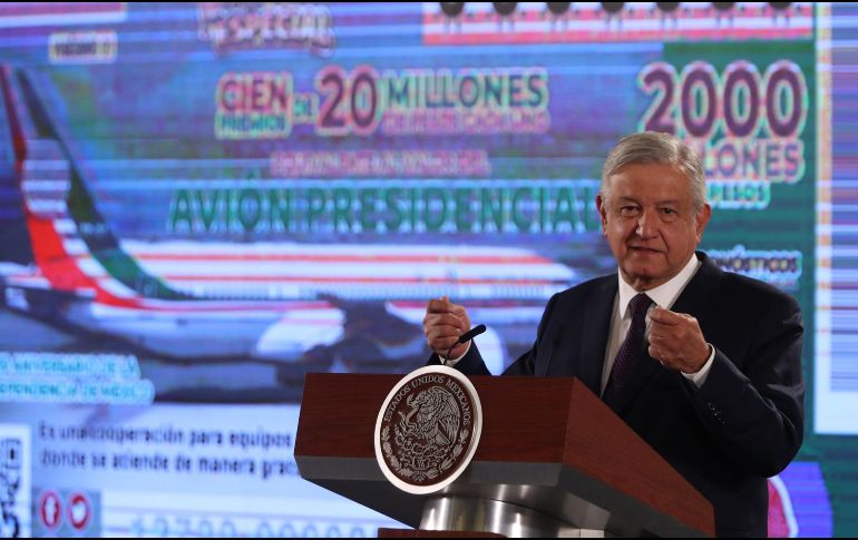 Este viernes, AMLO confirmó que el sorteo para rifar el avión presidencial será el próximo 15 de septiembre. EFE / M. Guzmán