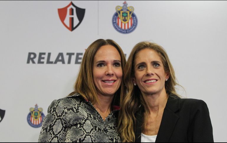 Ana Karina Vazquez, de la fundación Jorge Vergara y Laura Irarragorri, presidenta de la organización Ganar Sirviendo, durante la conferencia de prensa ''ReLate X Jalisco'' previo al duelo de la jornada 9 del torneo Clausura 2020. IMAGO7