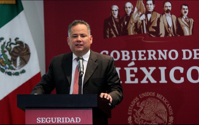 Santiago Nieto indicó que el objetivo es debilitar a los grupos criminales al recuperar el dinero y devolvérselo a las víctimas. NTX/E. Álvarez