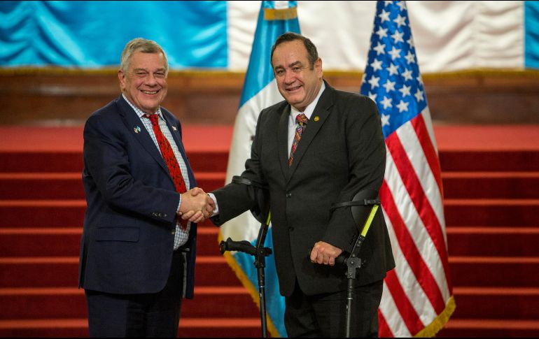 El presidente Alejandro Giammattei se reunió con el subsecretario interino de Estado para Asuntos del Hemisferio Occidental, Michael Kozak. AP/O. de Ros