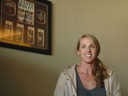 Alyssa Nakken ayudará en el trabajo dentro de las jaulas de bateo, prácticas de fildeo y corrido de base de los Gigantes de San Francisco. AP/J. Chiu