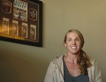 Alyssa Nakken ayudará en el trabajo dentro de las jaulas de bateo, prácticas de fildeo y corrido de base de los Gigantes de San Francisco. AP/J. Chiu