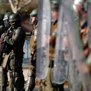 Decretan prisión a cinco policías chilenos que agredieron a manifestantes