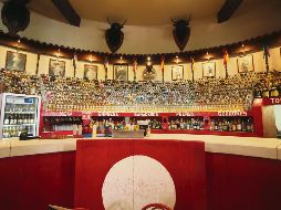 La barra. El restaurante está adornado a modo de una plaza de toros. EL INFORMADOR / F. González