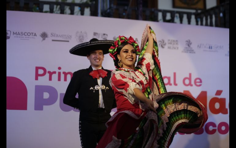 El evento, en el que los asistentes disfrutaron de varios productos, fue amenizado por diferentes coreografías distintivas de la entidad. EL INFORMADOR/F. Atilano