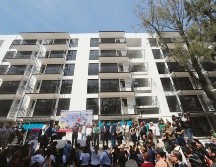 Oficial. Autoridades en la inauguración del edificio. NTX