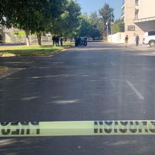 Localizan una cabeza humana afuera de edificio en colonia Lomas del Valle