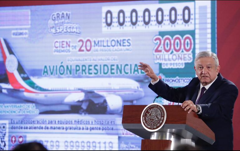 El Presidente Andrés Manuel López Obrador confirmó el 7 de febrero que hará una rifa simbólica del avión presidencial, pues no se entregará la aeronave; se darán premios de dinero. SUN/ARCHIVO