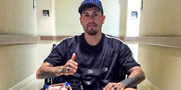 Nicol&aacute;s Castillo sale del hospital; comenzar&aacute; rehabilitaci&oacute;n