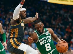 Clave. El papel que Kemba Walker (#8) desempeñó en el último cuarto fue vital para la victoria de los Celtics ante el Thunder. AP / K. Phillips