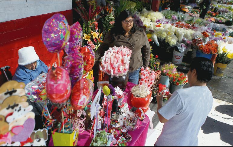 Ganancias. Se espera que la venta de flores suba 2.8% en este 14 de febrero respecto al mismo día del año pasado.   EL INFORMADOR