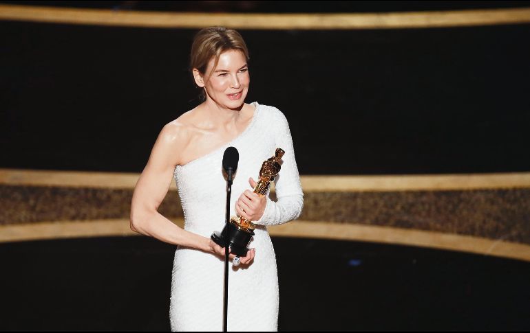 Mejor actriz. Por su interpretación en “Judy” Renée Zellweger obtuvo este Oscar. “Es todo un honor estar considerada dentro de su compañía (con las conominadas), me siento muy orgullosa de estar en esta hermosa película”.