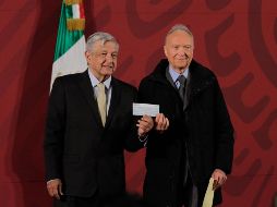 El fiscal Alejandro Gertz Manero informó que dicha cantidad forma parte de lo asegurado en un solo caso denunciado por el Ejecutivo federal, pero no precisó cuál. NTX / R. Solís