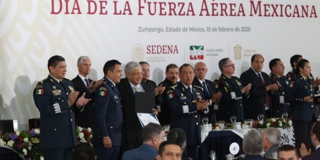 L&oacute;pez Obrador agradece a fuerzas armadas trabajo en seguridad p&uacute;blica