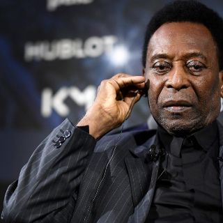 Pelé sufre depresión debido a problemas de salud, dice su hijo