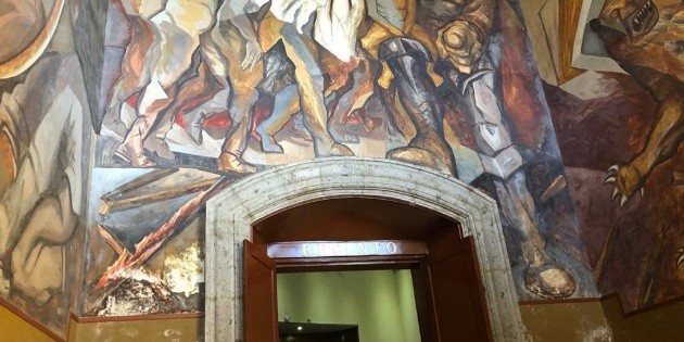 Gastar&aacute;n un MDP en rehabilitar mural en el Congreso de Jalisco