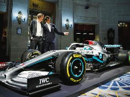 De gala. Ayer en Londres, Toto Wolff presentó el aspecto que tendrá el coche de Mercedes en 2020. El nuevo modelo de las Flechas de Plata será dado a conocer el próximo viernes. AFP / T. Akmen