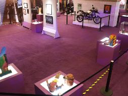 Fueron exhibidos la simulación de su avión privado, regalos, pertenencias valiosas y decenas de imágenes con el equipo que le otorgó alegrías a lo largo de los años como dueño del Rebaño Sagrado. EL INFORMADOR / A. Navarro