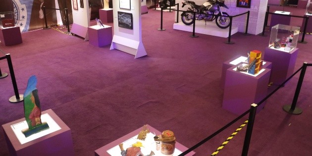 Muestran colecci&oacute;n privada de Jorge Vergara en el Estadio de Chivas