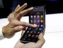 Según aseguraron los responsables de Samsung, el Z Flip, con pantalla de vidrio, puede plegarse y desplegarse hasta 200 mil veces sin que se rompa o aparezcan grietas. AP/J. Chiu