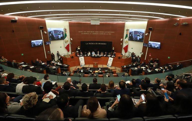 Decenas de personas participan en el parlamento abierto que se desarrolla en San Lázaro. NTX/G. Durán
