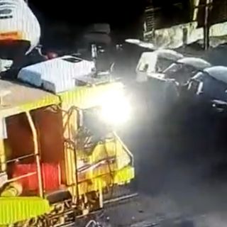 Evacuan a cientos por accidente de pipa en Veracruz