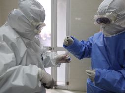 Expertos consideran que uno de los tres reactivos de la prueba no funciona de forma adecuada. EFE/W. Yanbing