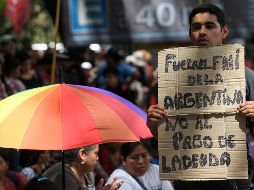 El total a renegociar con organismos multilaterales y prestamistas privados es de 195 mil millones de dólares, equivalente a 57% del PIB argentino. AP/G. Garello