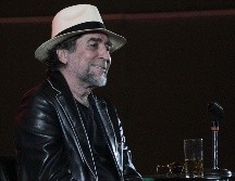 Durante un concierto en Madrid, Sabina cayó desde el escenario unos dos metros hasta el foso que separa la tarima del público. SUN/Archivo