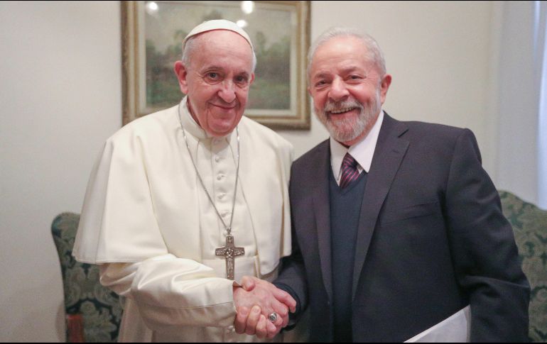 Imagen del ex presidente Luis Inácio Lula da Silva durante un encuentro con el Papa Francisco este jueves en Ciudad del Vaticano. EFE/Ricardo Stuckert