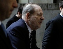 Weinstein está acusado de violar a una mujer en un cuarto de hotel en Manhattan en 2013 y de darle sexo oral por la fuerza a otra mujer.  EFE /P. Foley
