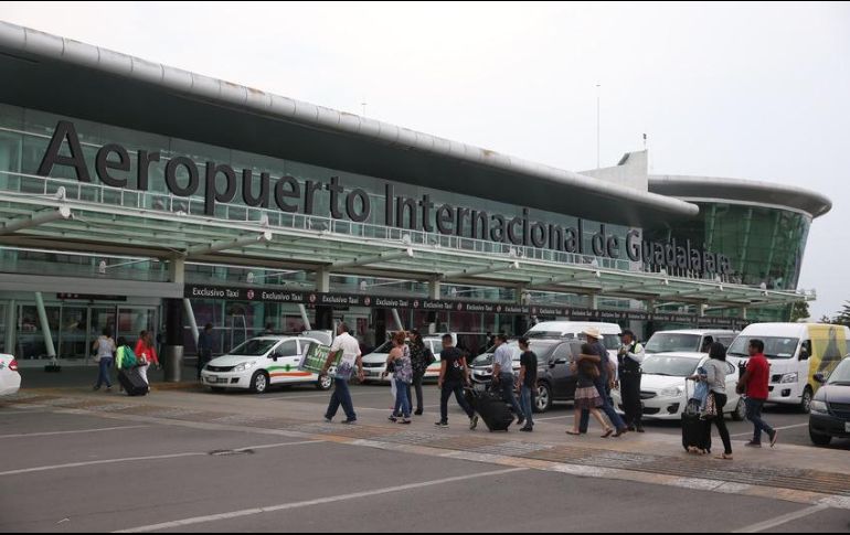 Empresarios critican que no haya un cerco sanitario en el Aeropuerto Internacional de Guadalajara en el área de carga. EL INFORMADOR / ARCHIVO