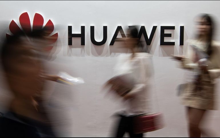 Entre los señalamientos contra Huawei, está el conspirar para robar secretos comerciales y propiedad intelectual de compañías rivales en Estados Unidos. EFE/P. Dufour