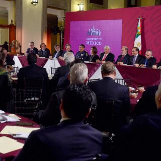 Conoce la carta compromiso que AMLO dio a empresarios para rifa