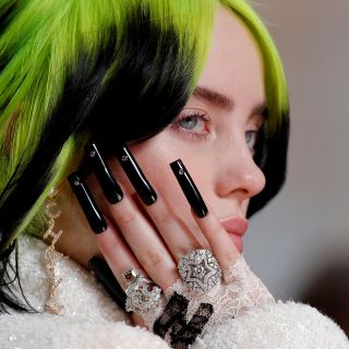Billie Eilish revela adelanto de "No time to die", canción para "James Bond"