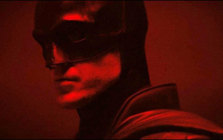 Pattinson dará vida a “Batman” en esta película y tomará así el relevo de otros intérpretes que en el pasado encarnaron al justiciero de “Gotham”. TWITTER / @mattreevesLA
