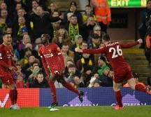 El Liverpool necesita ganar cinco de los próximos 12 partidos para coronarse en la Liga Premier. EFE/P. Powell