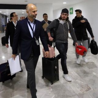 Regresan mexicanos tras cuarentena en Francia por coronavirus