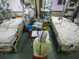 La lista de nuevos positivos sumó otros dos mil 048 pacientes, de los cuales mil 933 se registraron en la provincia de Hubei. En la imagen, un hospital en Wuhan, Hubei. AFP/ARCHIVO