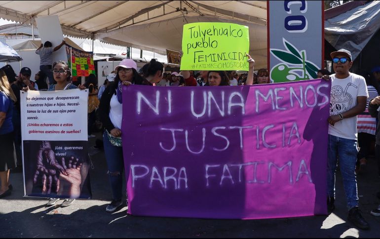 Padres de familia se manifiestan hoy afuera de la escuela donde asistía Fátima, en Ciudad de México, para pedir justicia luego de su asesinato. NTX/P. Hidalgo